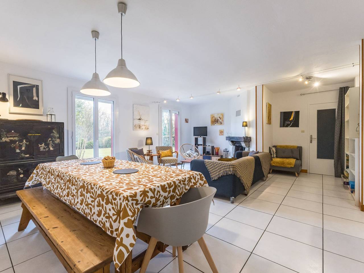 Maison spacieuse avec jardin, ping-pong, Wifi, et équipements bébé - Malville, France in Malville, Vallée de la Loire