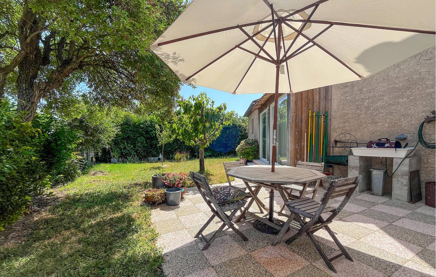 Acogedor apartamento en Mallemort con terraza y aparcamiento in Mallemort, Region de Arles