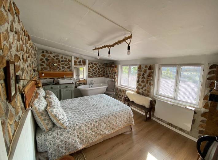 Gîte pour 2 personnes, avec piscine et jacuzzi dans Saône-et-Loire - 3