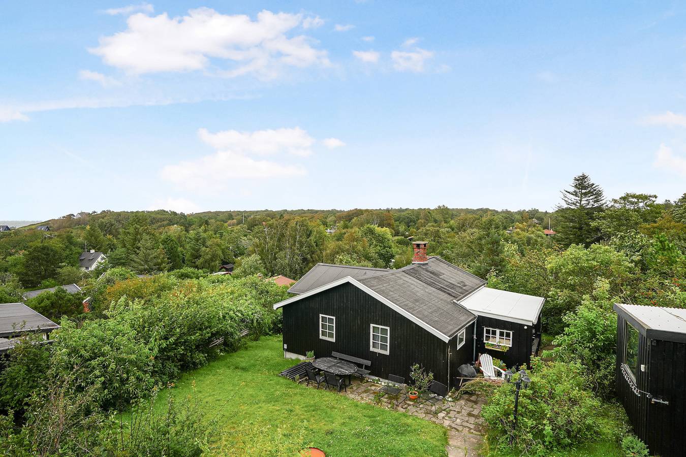 Kystnært sommerhus i Rågeleje  med havkig in Rågeleje, Kattegat
