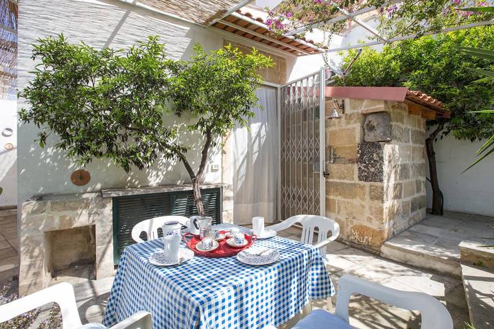 Gîte pour 5 personnes, avec terrasse à Ugento - 2