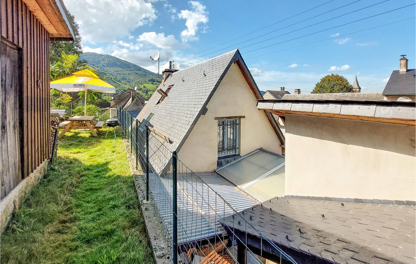 Charmant appartement de jardin avec TV et parking, à 1,5 km de Gerde in Asté, Hautes-Pyrénées