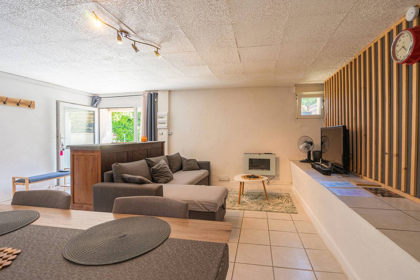 Geheel appartement, Appartement "Fattoria" met privéterras, privétuin en Wi-Fi in Saint-Genis-de-Saintonge, Jonzac en omgeving
