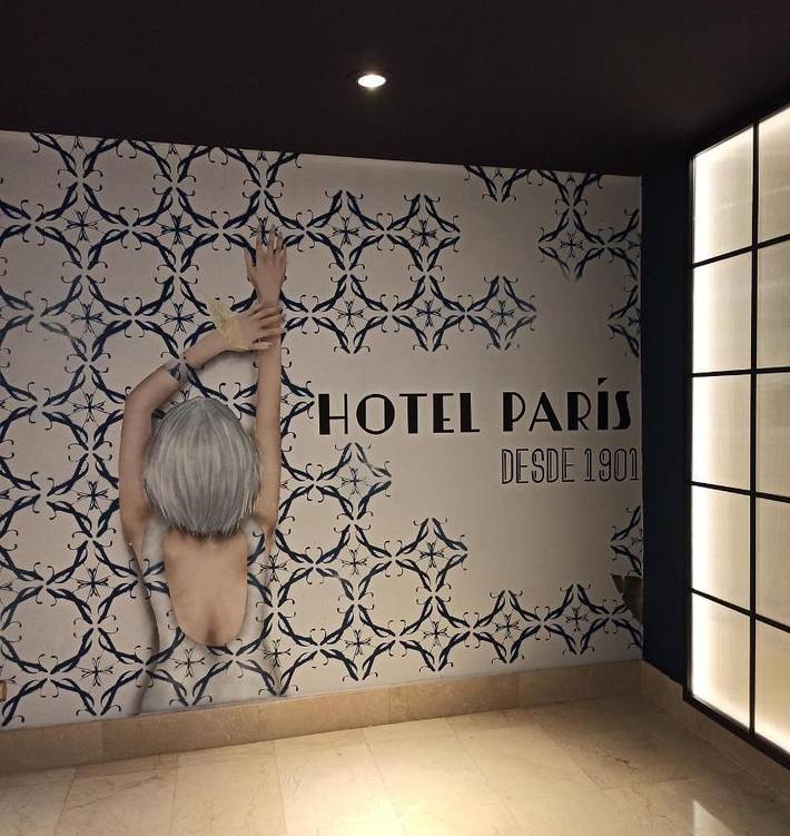 Hôtel pour 2 personnes, avec jacuzzi ainsi que piscine et sauna