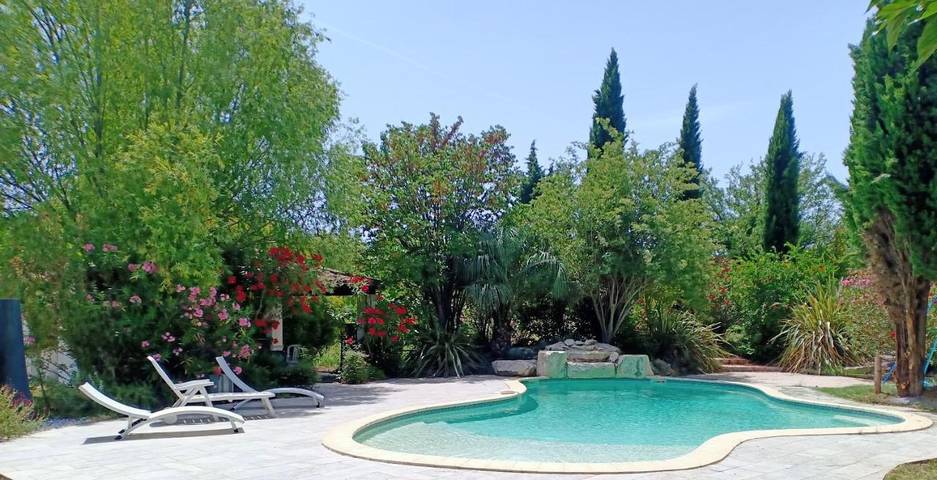 Chambre d’hôte pour 4 personnes, avec piscine et jardin