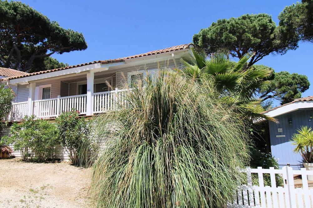 Chalet for 6 people at Oasis Park in Gassin in Gassin, Mediterranean Coast (France)