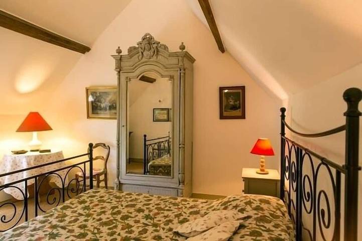 Typical house in the middle of the woods. private pool. 4 * in Romilly-sur-Aigre, Châteaudun region