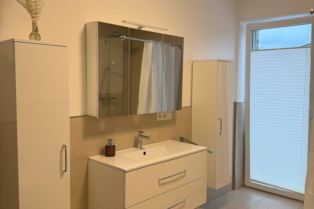 Ganze Wohnung, Modernes Apartment/2-Zimmer, Neubau 85 m² in Porta Westfalica, Kreis Minden-Lübbecke