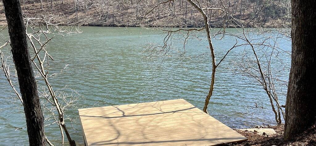 Pet-Friendly-Lakefront Cabin w/Amazing Views-Hot Tub in Cherry Log, Chattahoochee National Forest