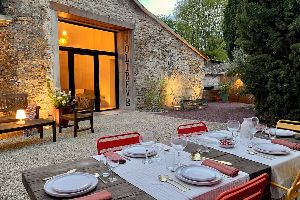 Gîte de charme 4* avec Spa/piscine, luxe et confort, proche Futuroscope Poitiers in Celle-Lévescault, Vienne (France)