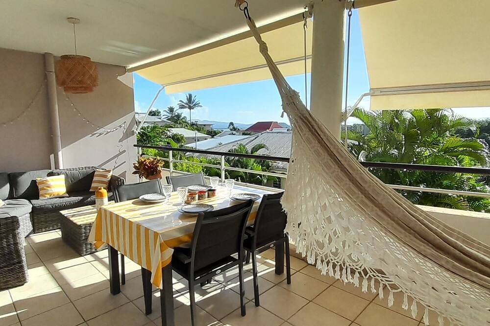 Entire apartment, Pleasant apartment with sea view in Les Trois-Îlets, Martinique