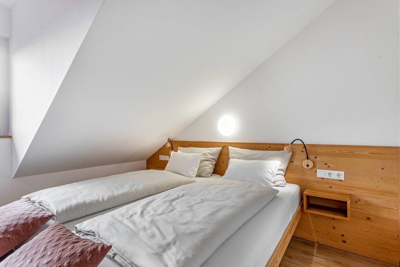 Ganzes Studio, Einzimmerapartment 'Appartement 11' mit gemeinsamer Terrasse, gemeinsamem Garten und Wi-Fi in Kirchseeon, Oberbayern