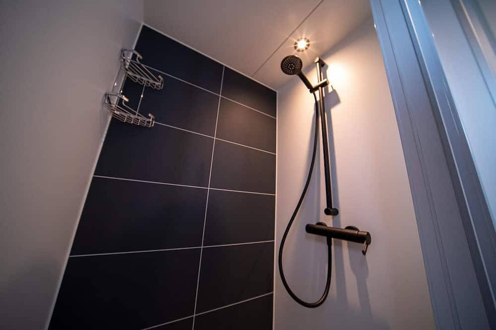 Huren Luxe Houseboat in en op het water in watersportdorp Heeg! in Heeg, IJsselmeer