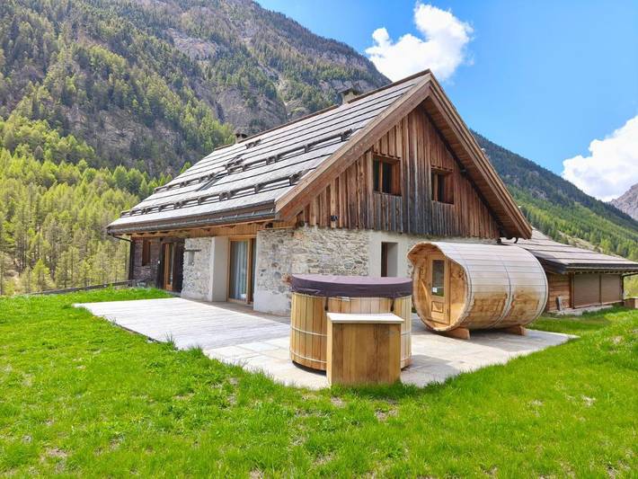 Chalet pour 14 personnes, avec vue ainsi que jardin et sauna - 1