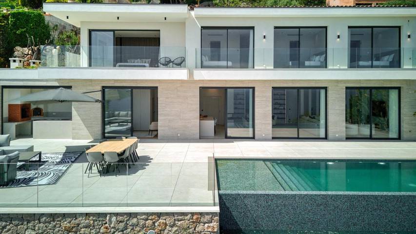 Villa pour 8 personnes, avec piscine et vue ainsi que sauna et terrasse à Beausoleil