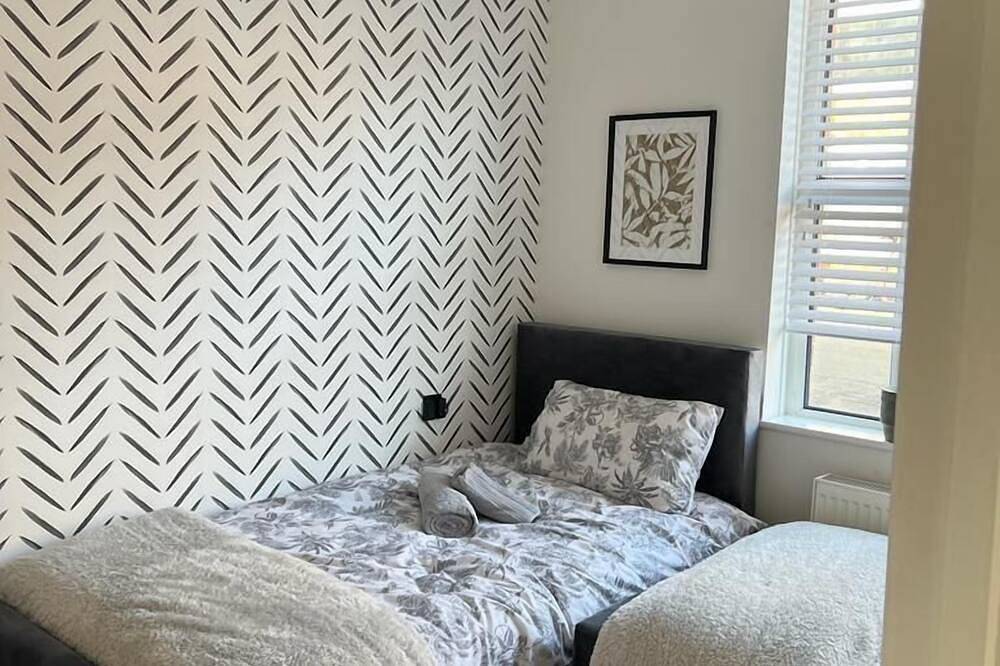 Entire apartment, Somerset House with Garden, 2 bedrooms in Northampton, Northamptonshire