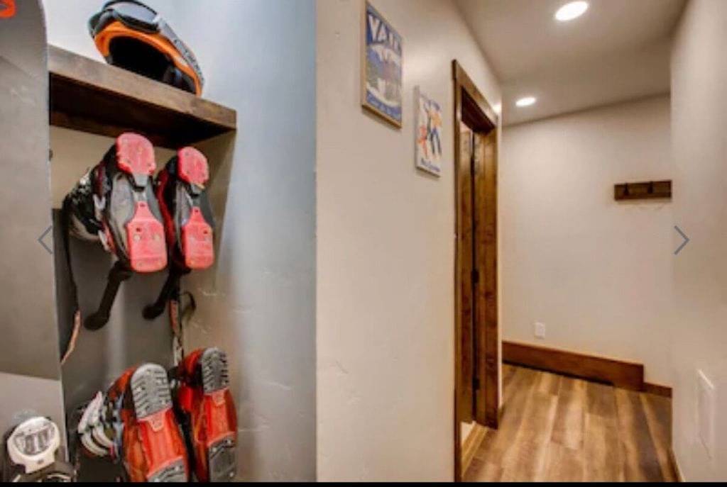 Ganze Wohnung, Heart of Lionshead + Free Parking - Rooftop Hot Tub - Renovated Condo in Vail Ski Resort, Vail