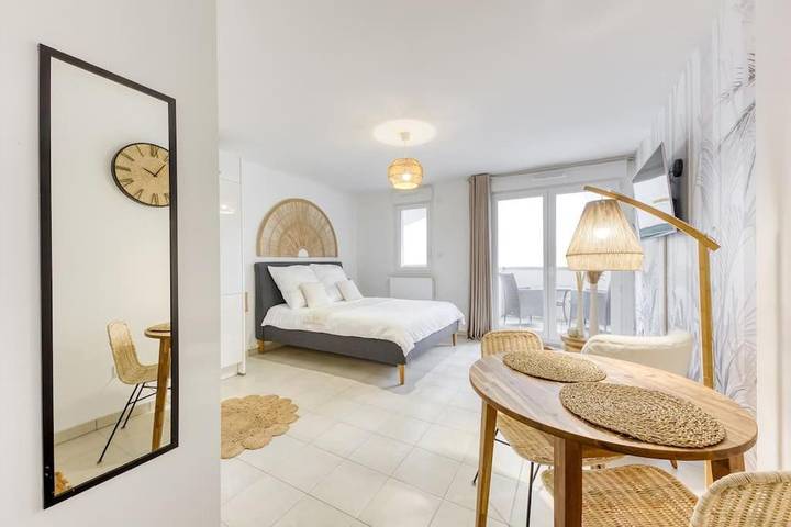 Gîte pour 2 personnes, avec vue sur le lac ainsi que terrasse et vue à Le Plessis-Robinson - 2