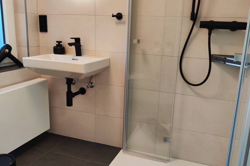Ganze Wohnung, Zentrale Lage Nähe Cuxhaven&Otterndorf, Nichtraucher, Haustierfrei in Wanna, Cuxland