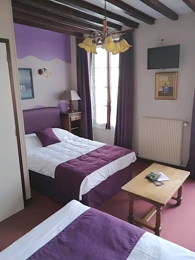 Hostellerie Saint Martin- Logis Hôtel et Restaurant in Creully, Région de Caen