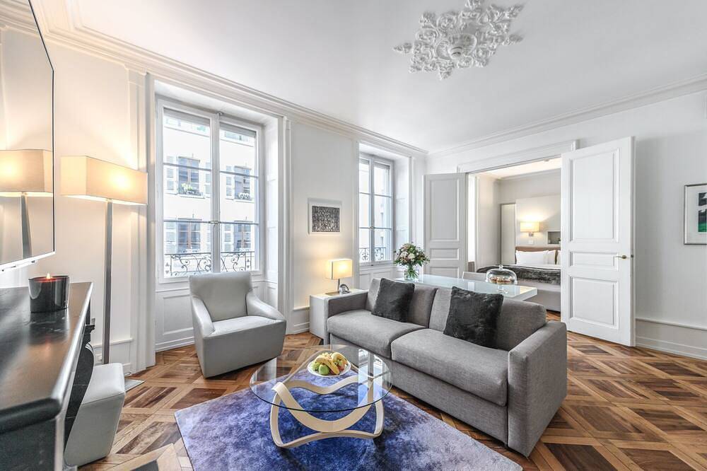 Entire apartment, Beautifully contemporary apartments offering the latest high-tech facilities in Pâquis, Genève