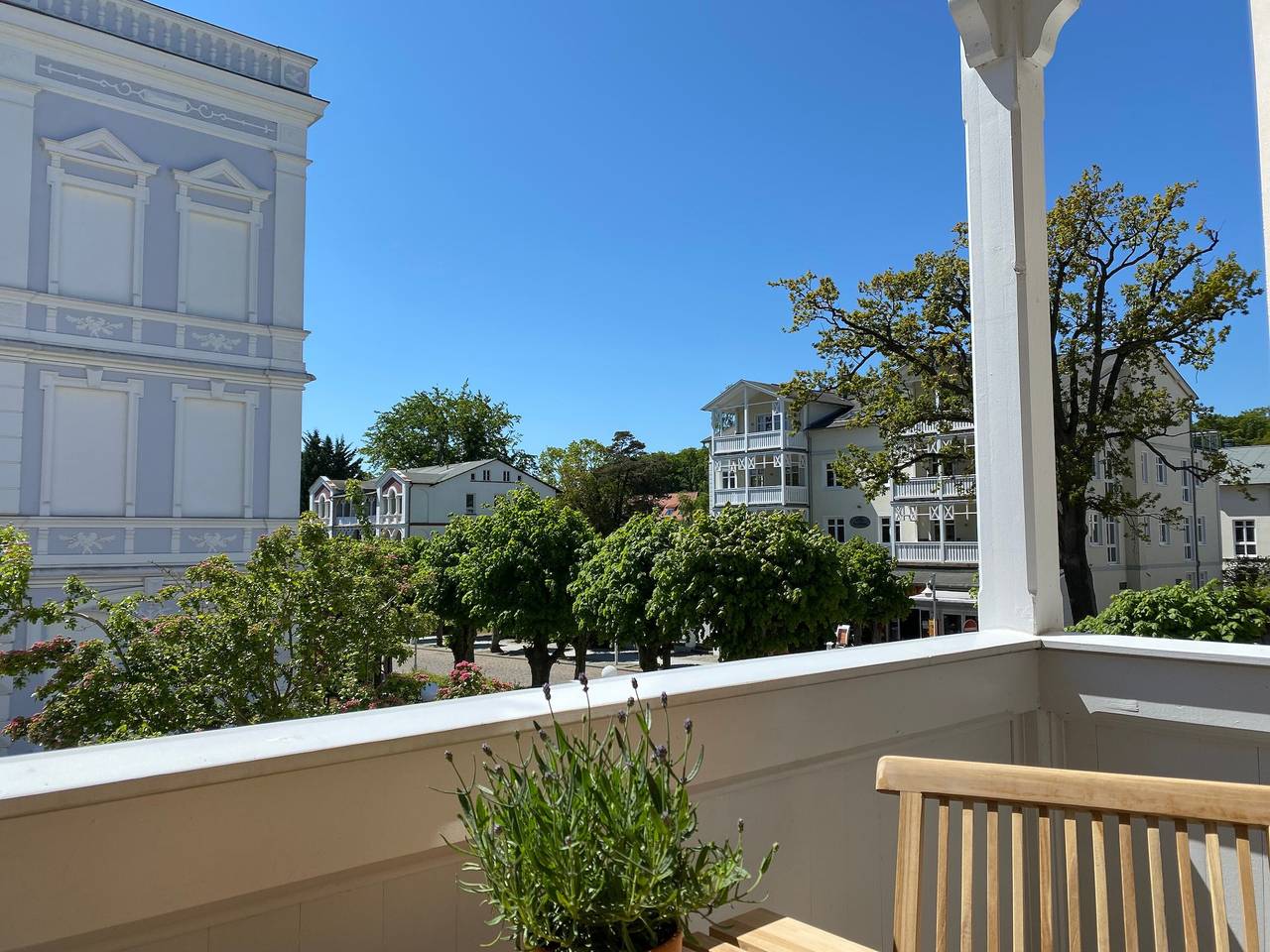 Entire apartment, "Baltic Sun Apartment 6" in the Villa Sonneck in Sellin with Sauna and 2 Balconies in Sellin, Ruegen