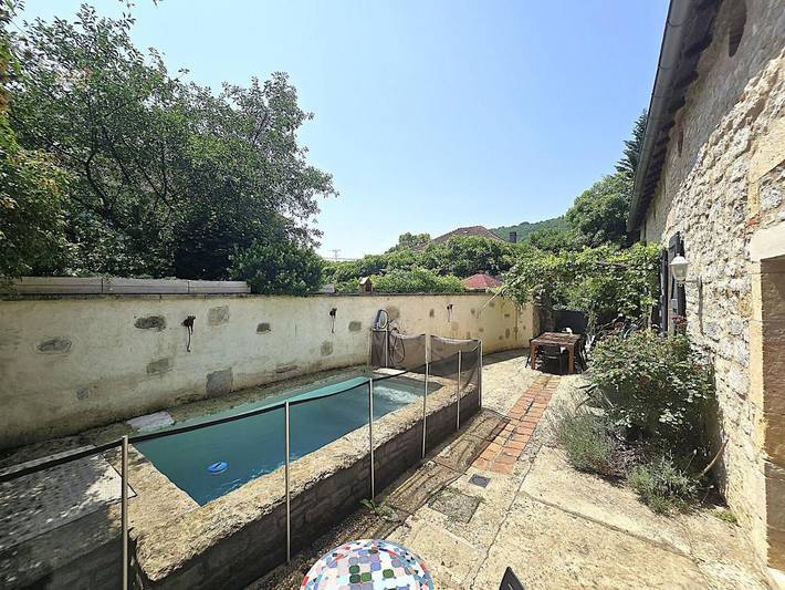 Location de vacances pour 10 personnes, avec vue ainsi que jardin et piscine, adapté aux familles à Saint-Antonin-Noble-Val - 2