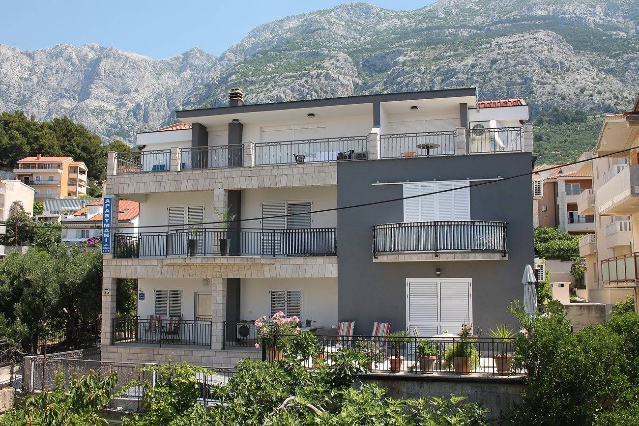 Ganze Wohnung, 1-Zimmer-Ferienwohnung mit Balkon und Meerblick Makarska A-21911-b in Makarska, Makarska Riviera