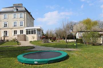 Château pour 22 personnes, avec jardin dans l' Aube