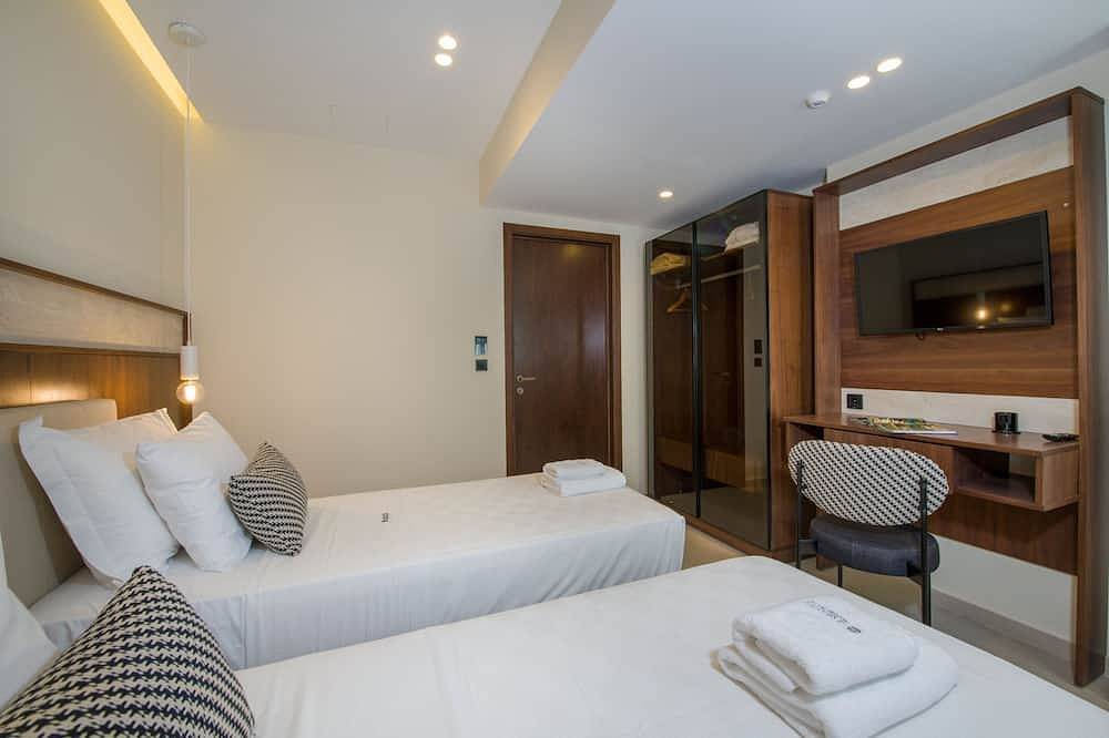 Almi-Cove Hill Top Villa Ii in Almyrida, Vámos