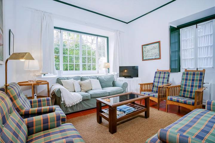 Location de vacances pour 8 personnes, avec jardin et balcon dans Furnas