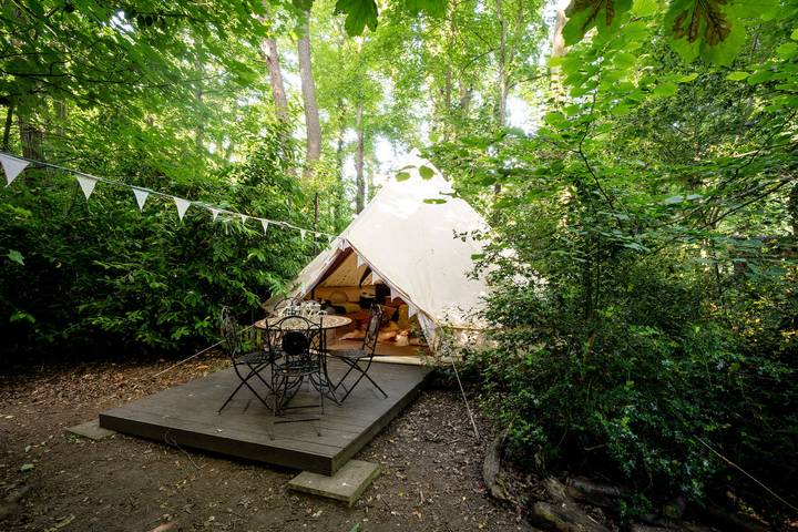 Glamping for 6 people in Hampshire