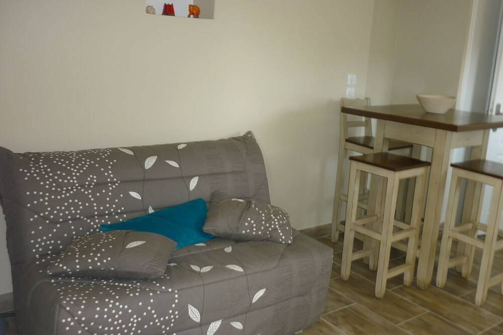 Appartement entier, Studio meublé calme, idéal avec parking et commerces à proximité !! in Gap, Région de Gap
