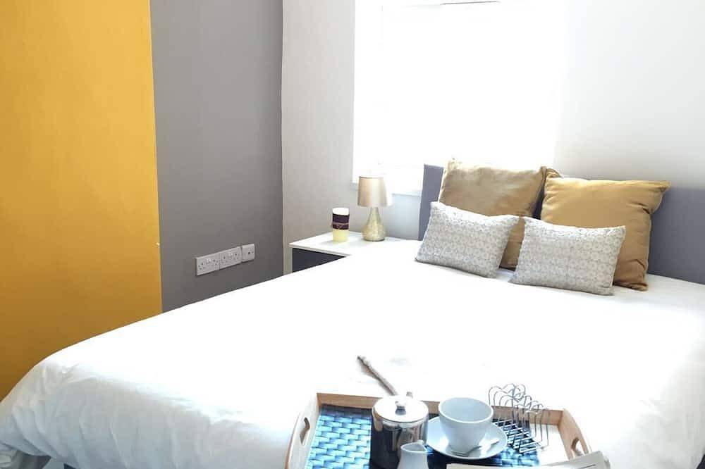 Whole-Ferienhaus-Eigenes Badezimmer in Crewe, Cheshire East