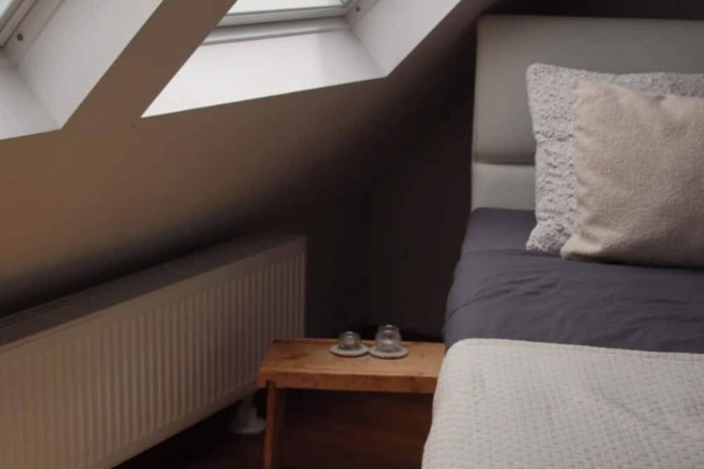 Entire apartment, Jade Suite, whirlpool and Netflix in Stadtbezirk VIII, Essen