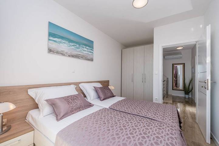 Luxury Villa for 18 with Private Heated Pool near the Beach in Novalja, Pag Island