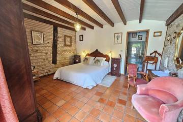 Location de vacances pour 2 personnes, avec jardin ainsi que piscine et jacuzzi à Sigalens