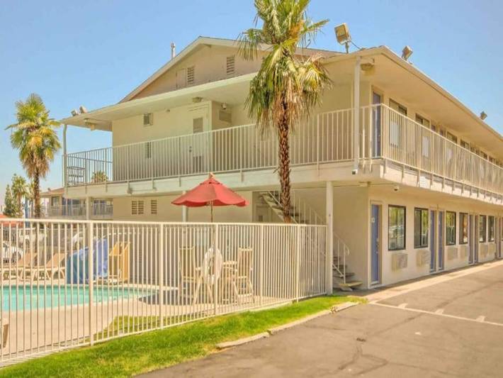 Ferienwohnung für 2 Personen, mit Terrasse und Pool, kinderfreundlich - 1