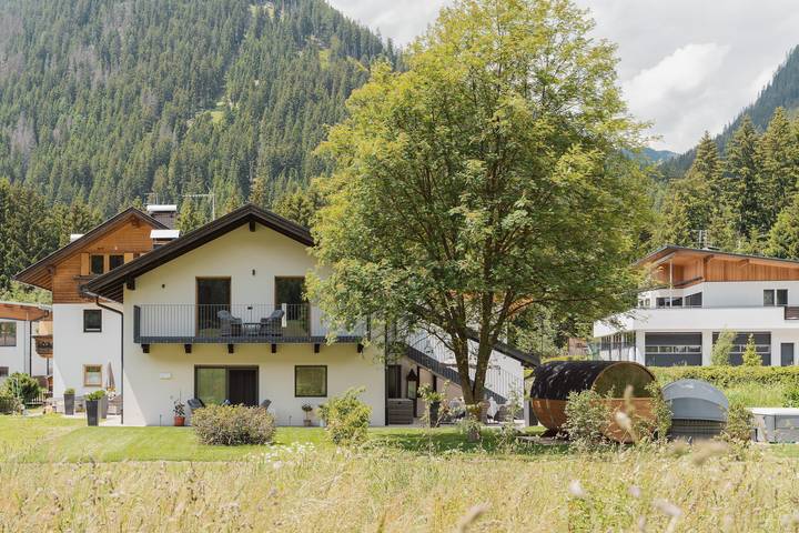 Appartamento per 4 persone, con Balcone e Giardino nonché Sauna a Valle di Casies