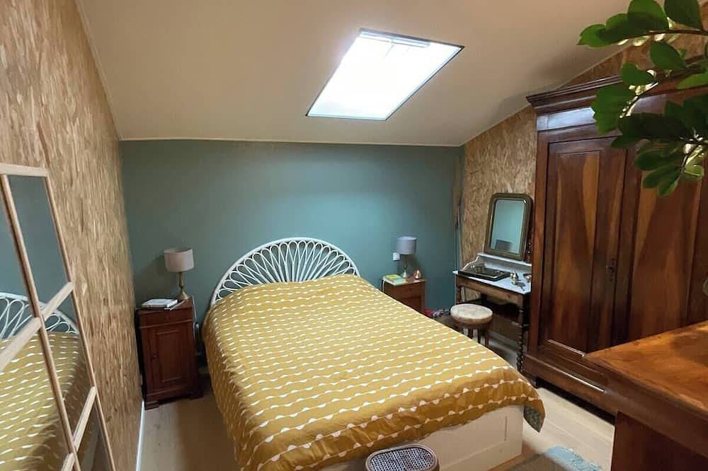 Warm and colorful townhouse in Villenave-d'Ornon, Bordeaux region