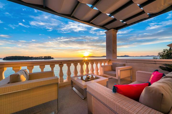 Villa pour 10 personnes, avec vue sur l’océan et jardin à Lozica