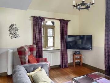 Log Cabin for 6 People in Fort Augustus, Loch Ness, Photo 2