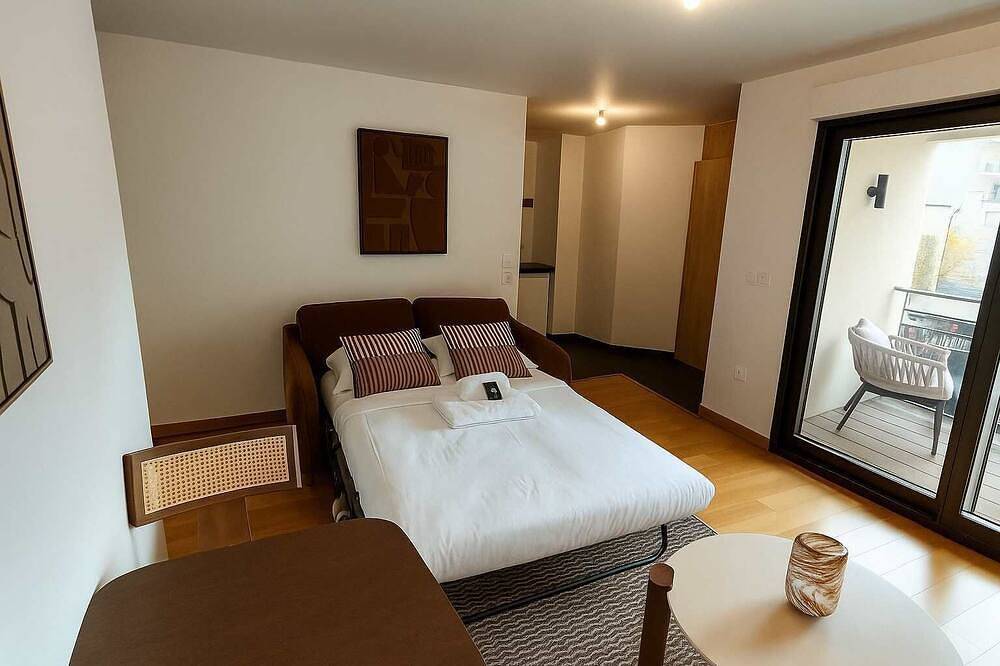 Entire apartment, Courbevoie Studio terrasse situe pres de Paris in Courbevoie, Hauts-de-Seine