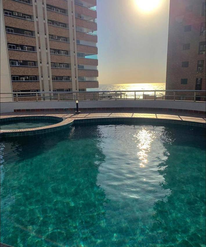 Casas e apartamentos de temporada para 4 pessoas, com piscina e balcão em São Luís