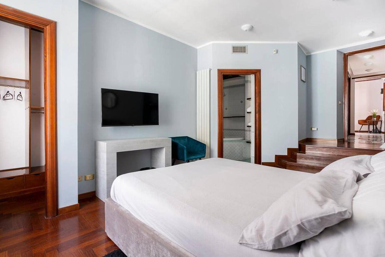 Double Room with Private External Bathroom in Frascati, Castelli Romani