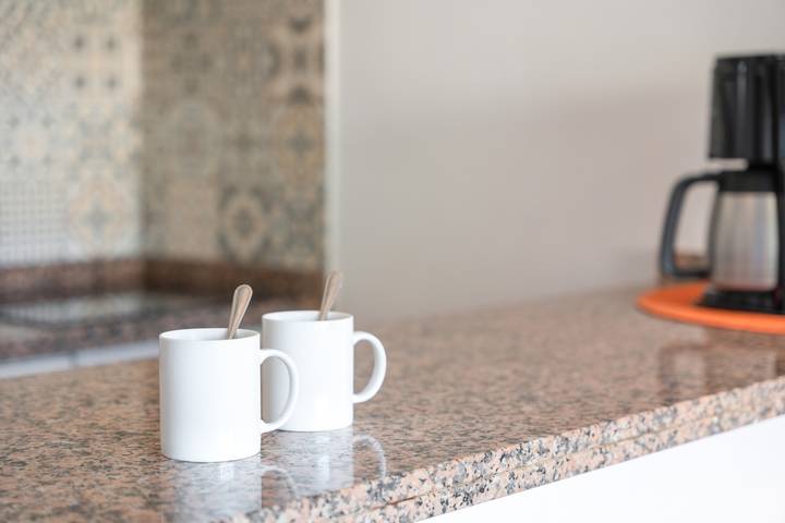 Apartamento entero, Apartamento vacacional 'Albatros Park' con piscina compartida, Wi-Fi y aire acondicionado in Las Adelfas, San Miguel de Abona