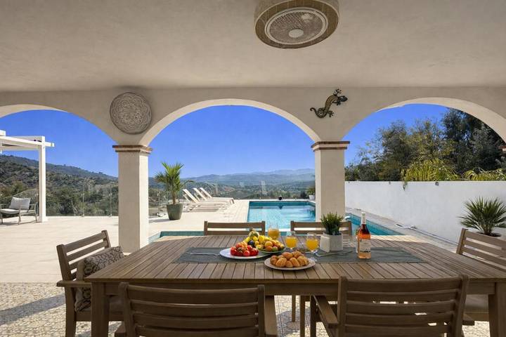 Casa rural para 8 personas, con Balcón y Terraza además de Jardín y Piscina en Tolox - 2