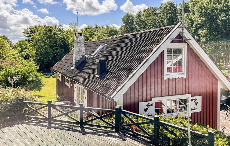 Ferienhaus für 5 Personen, mit Terrasse und Garten sowie Sauna