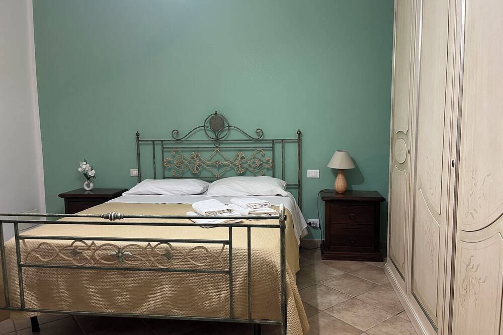 Casa con giardino 1 e posto auto vicino al mare e ai siti culturali in Capaci, Provincia di Palermo
