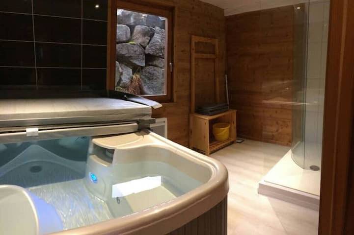 Maison pour 8 personnes, avec jacuzzi ainsi que balcon et jardin à Xonrupt-Longemer